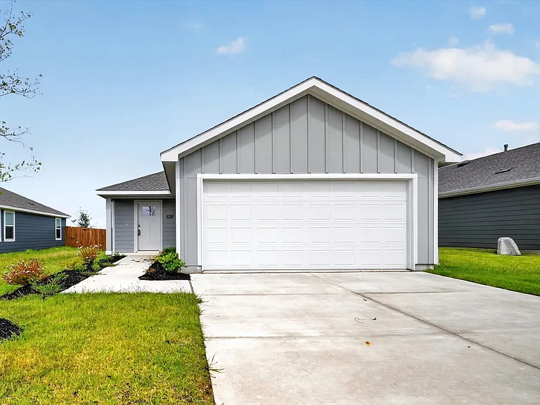 3022 Serenity Ln — Photo 1