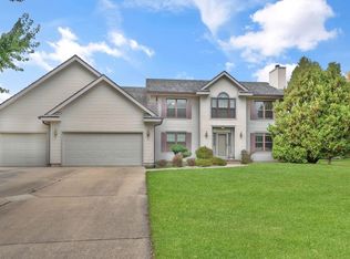 423 Chateau Ct, Cedar Falls, IA 50613