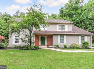 537C Arrowhead Trl, Reading, PA 19608