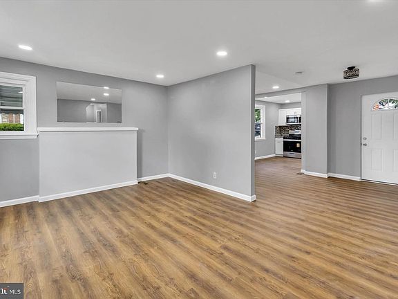 5th image of 574 Edmondson Ave