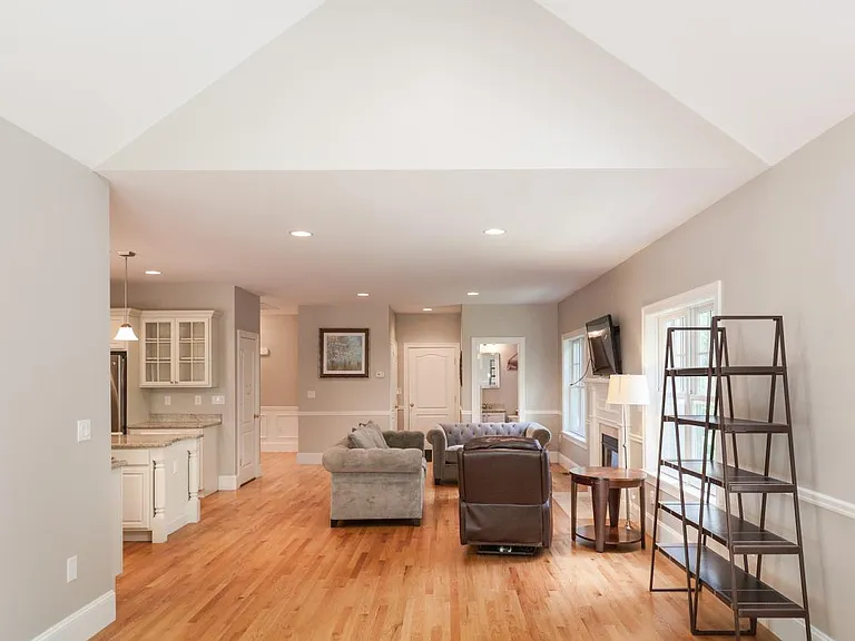 10 Larch Rd — Photo 7