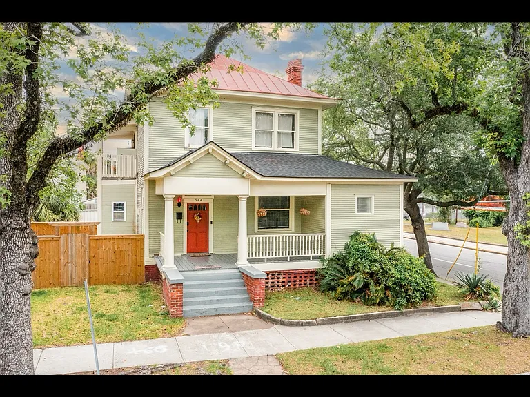 544 E Waldburg St — Photo 9