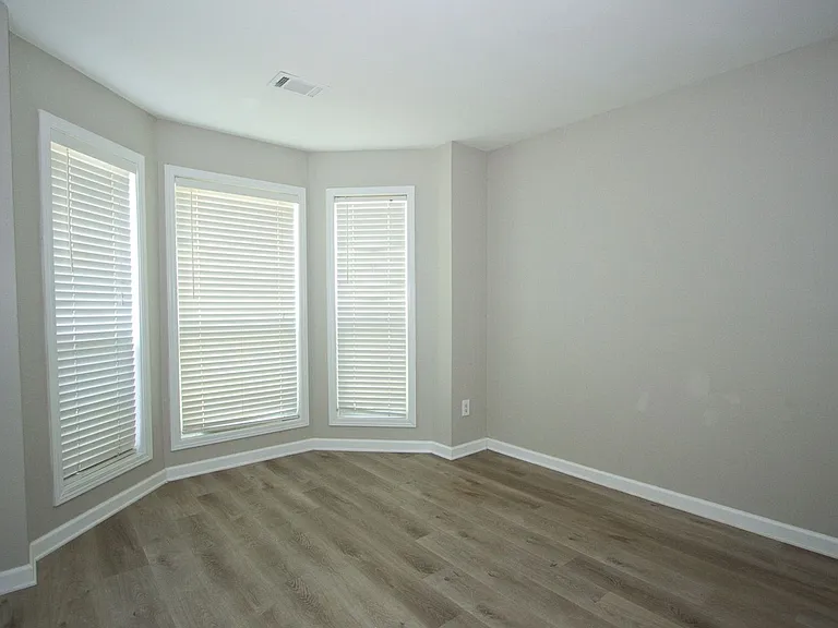 3292 Shady Valley Ct — Photo 7
