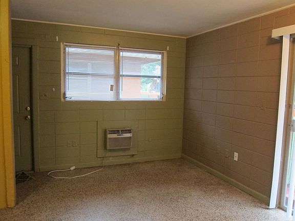 3rd image of 1935 NW 4th Ave APT C