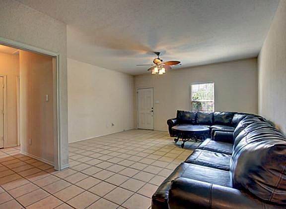 4th image of 280 Woodgrove Dr