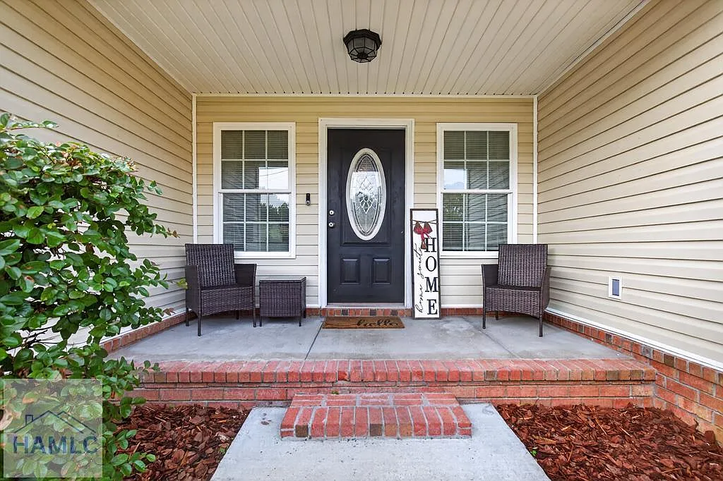 3 bed, 2.0 bath, 1260 sqft, $2,150 — Photo 2
