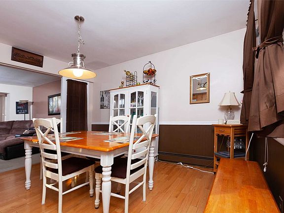 4th image of 146 Washington St
