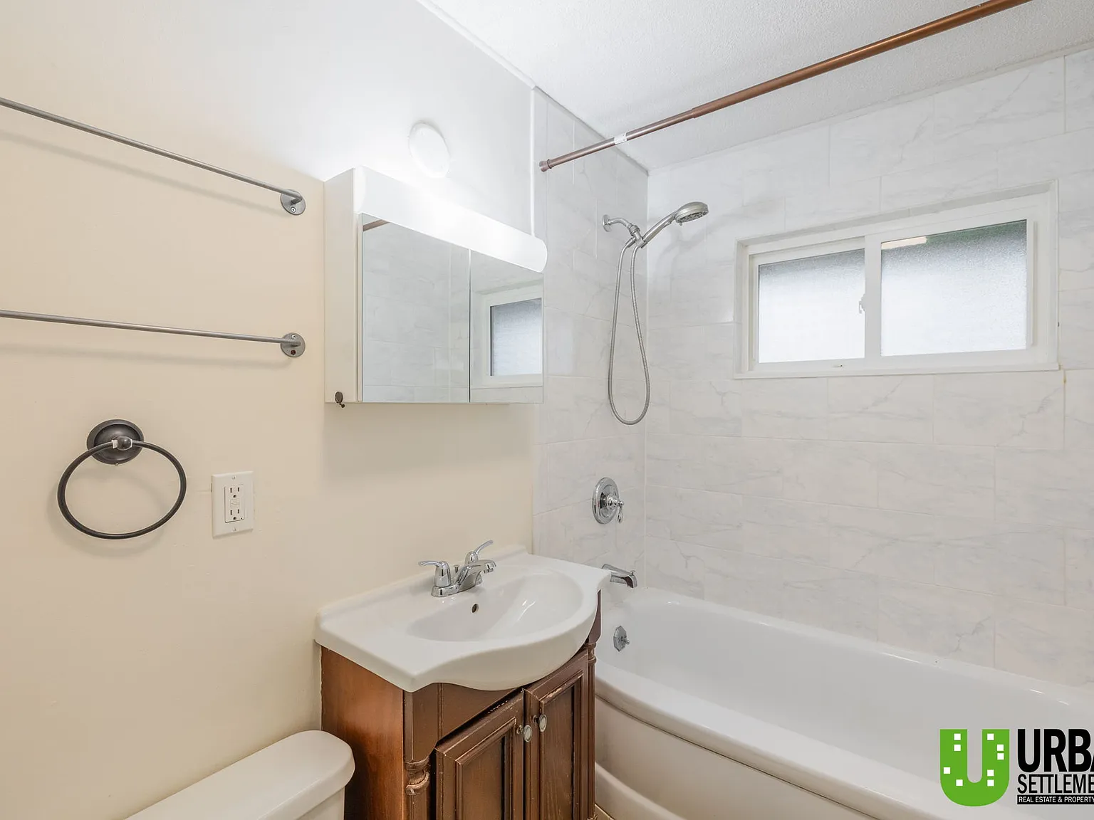 3 bed, 1872 sqft, $2,150 — Photo 3