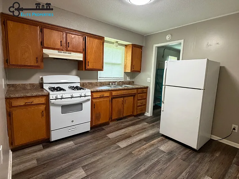 1006 Walnut Ter — Photo 6