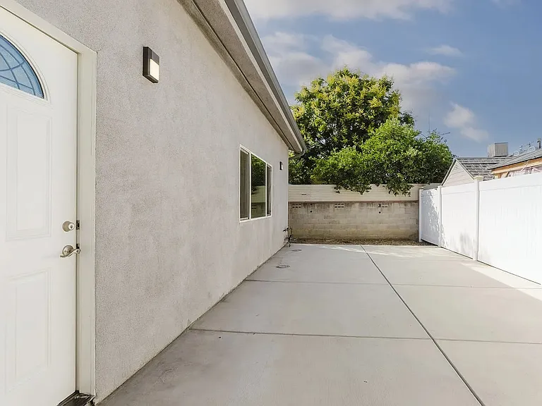 9958 Marklein Ave — Photo 2