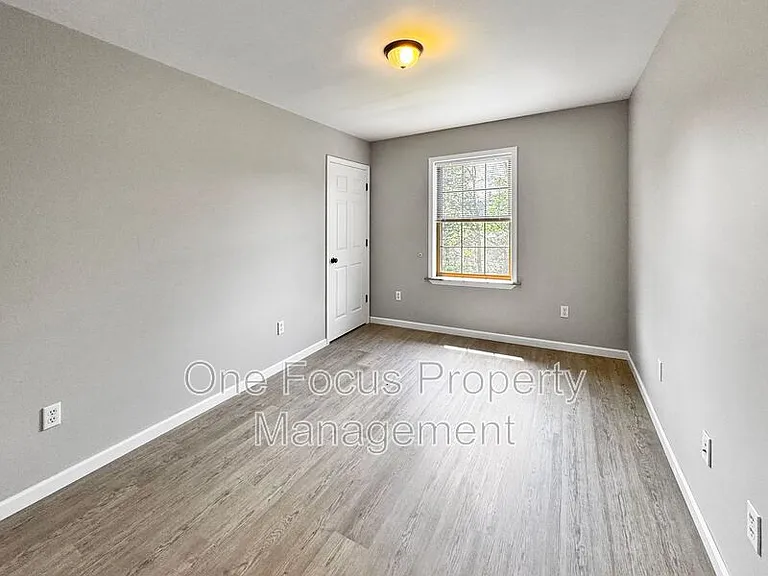 218 Peach St — Photo 9