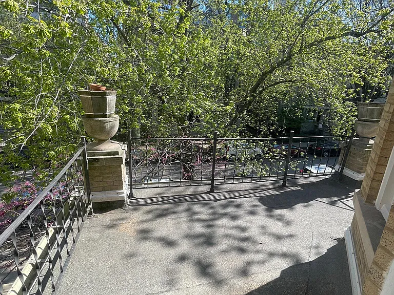 W Gunnison St — Photo 12