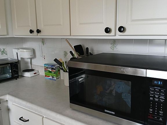 5th image of 92 Seville Drive