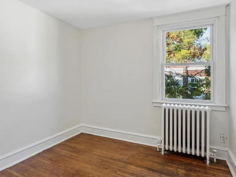 450 Glendale Rd — Photo 3