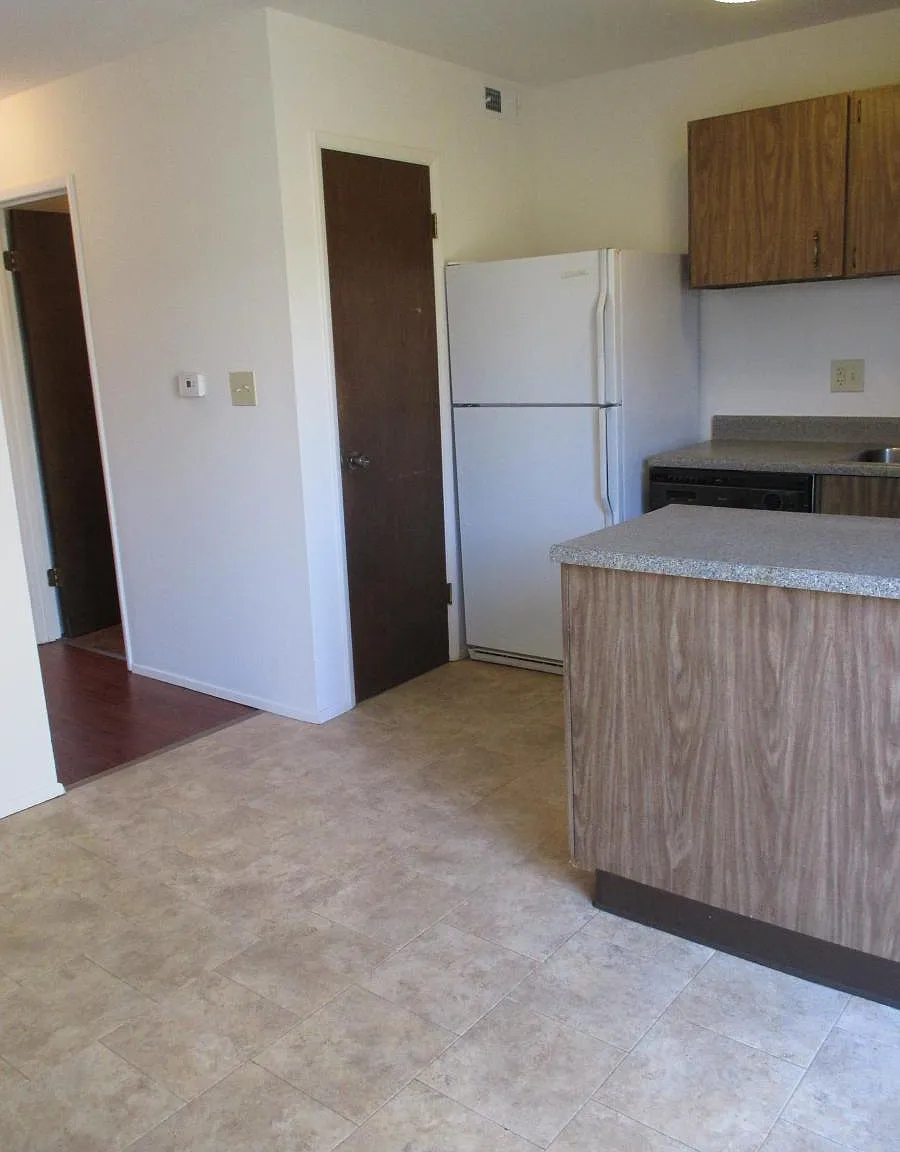 2 bed, 1.5 bath, 1100 sqft, $890 — Photo 4