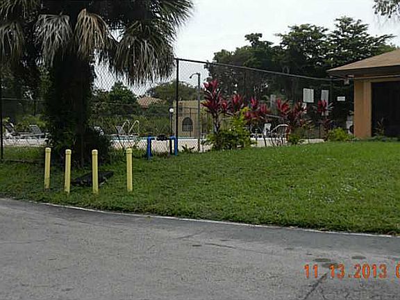 5th image of 4221 NW 19th St APT 286