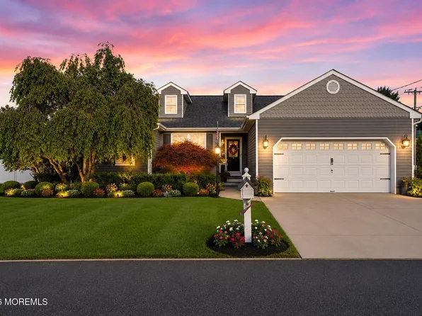 653 Neptune Avenue, Beachwood, NJ 08722
