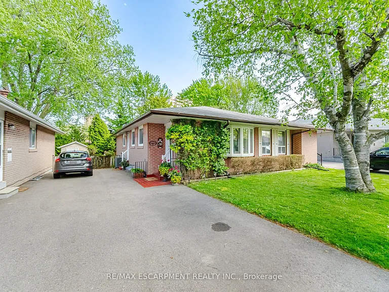 1926 Reiss Ct — Photo 1