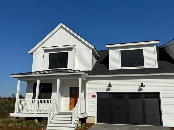 165 Aurora Road, South Burlington, VT 05403