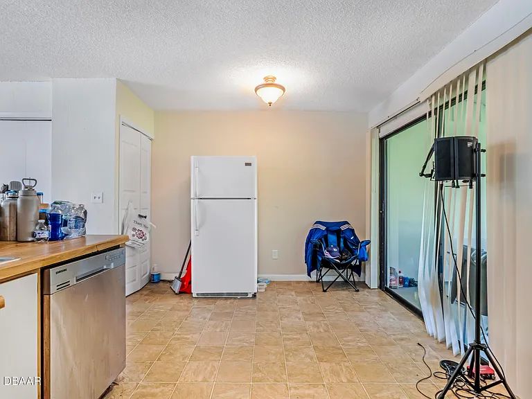 188 W Sandalwood Ct — Photo 6