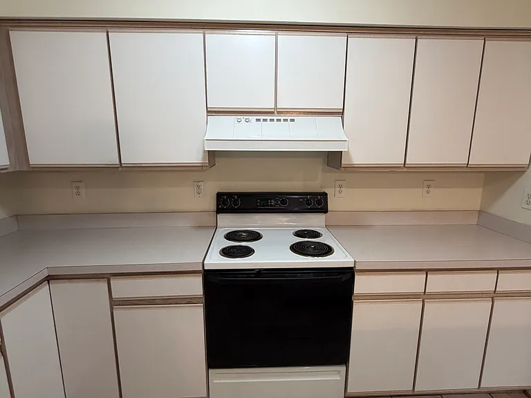 260 Morningside Dr — Photo 7