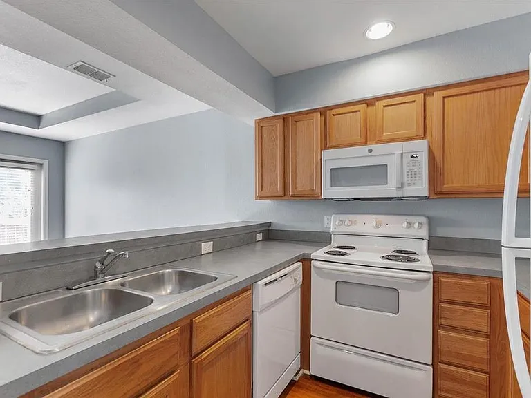 2307 Timber Oaks Ln — Photo 25