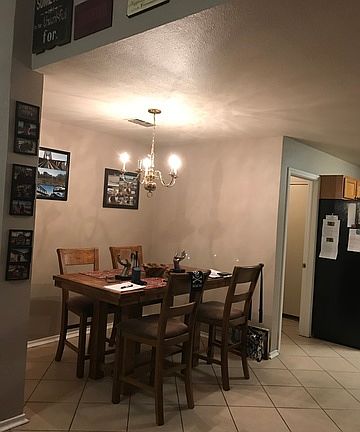 2nd image of 407 Canterbury Ln