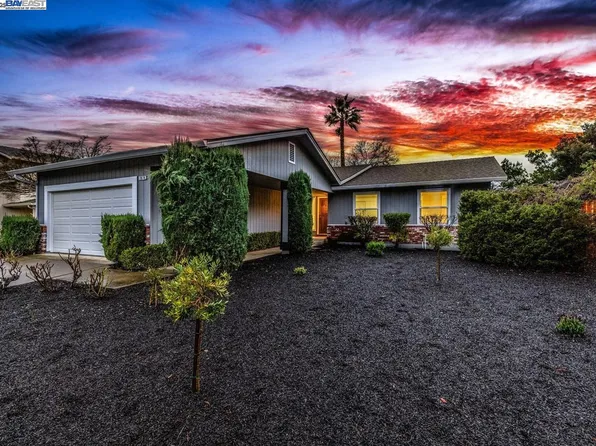 7878 Turquoise St, Dublin, CA 94568