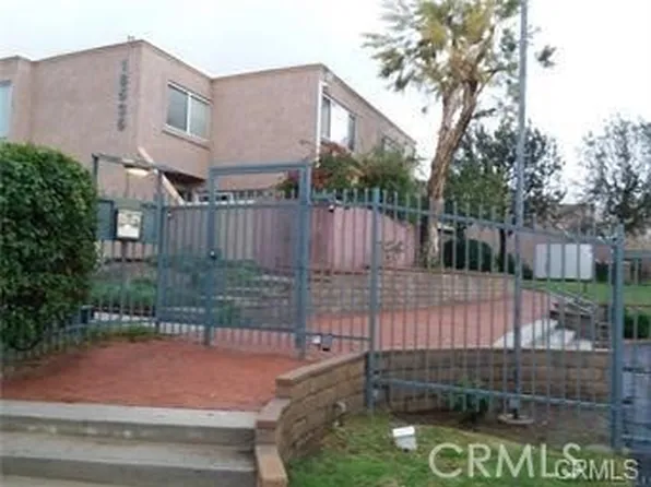 18535 Mayall St Unit J, Northridge, CA 91324