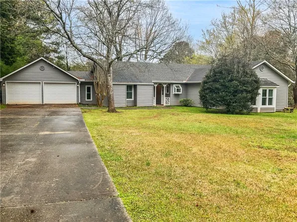 14 Crepe Myrtle Dr, Newnan, GA 30263