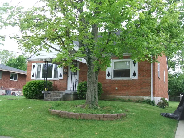 9237 Orangewood Dr, Cincinnati, OH 45231