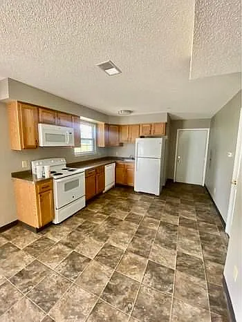 1 bed, 800 sqft, $1,239 — Photo 2