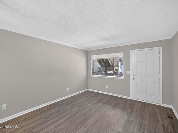 4th image of 522 S Kerr Avenue #33