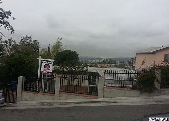 1st image of 1031 De Garmo Dr
