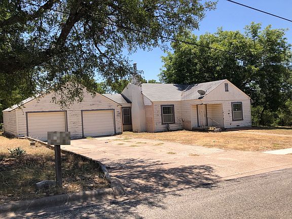 3rd image of 1026 Highland Dr