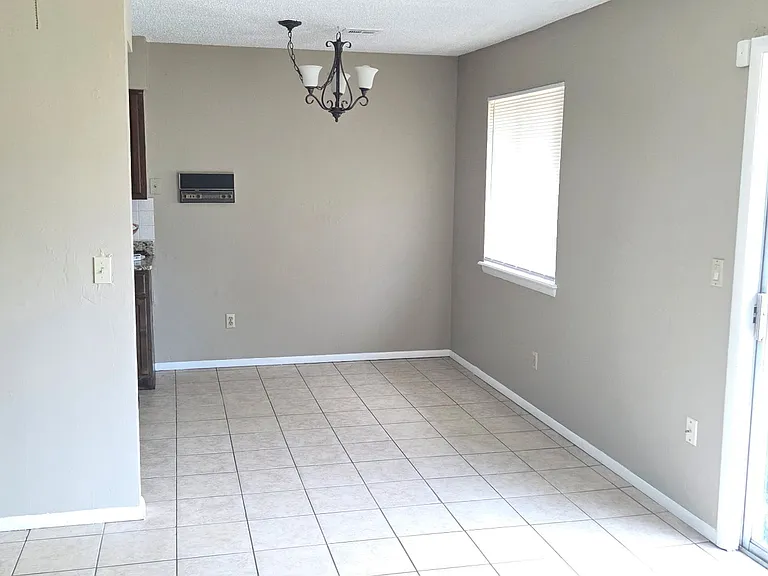 9614 SE 4th St — Photo 12