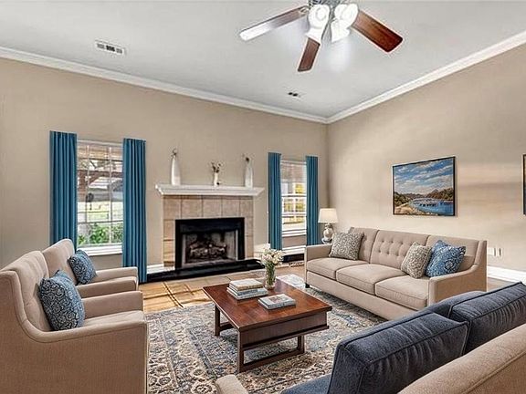 4th image of 2046 Pine Woods Rd