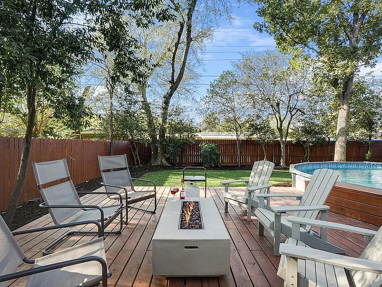 1809 Salem St — Photo 35