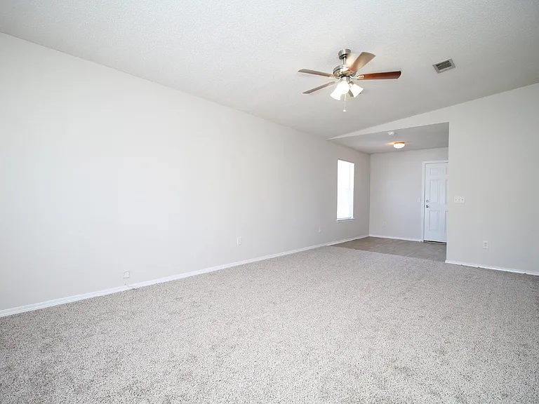 509 Wood Crest Way — Photo 3