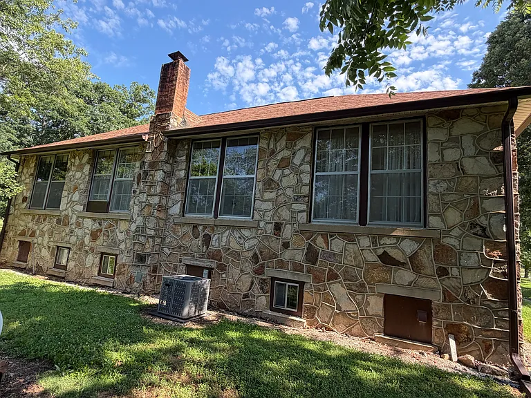 3955 State Highway 142 E — Photo 11