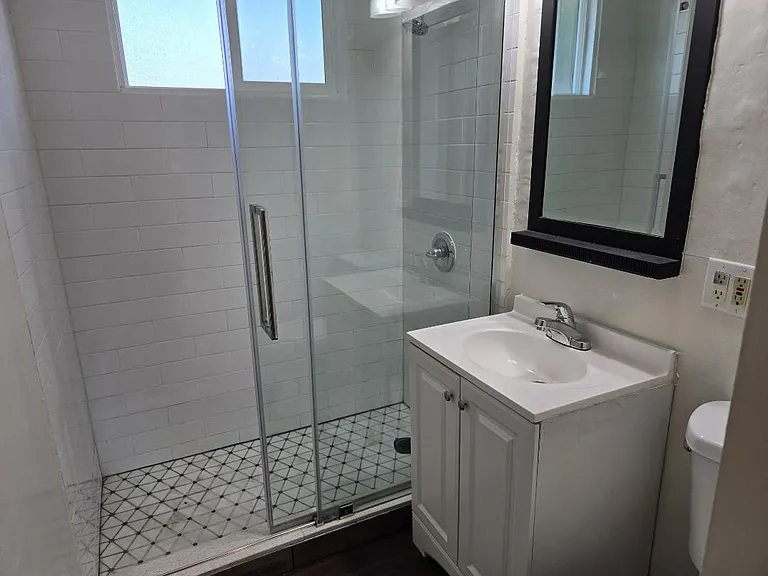 2707 Broadmoor Ave — Photo 14