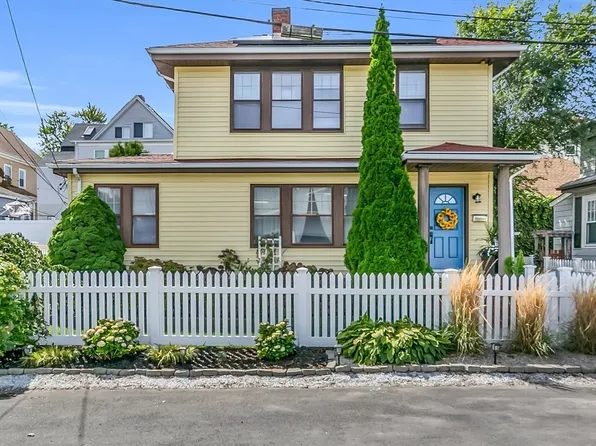 12 Curry Cir, Swampscott, MA 01907