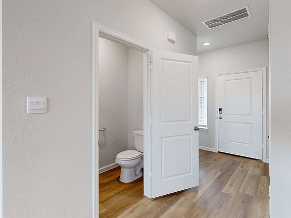 4th image of 928 Coffee Mills Ln