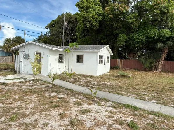1370 NE Dixie Hwy House E, Jensen Beach, FL 34957