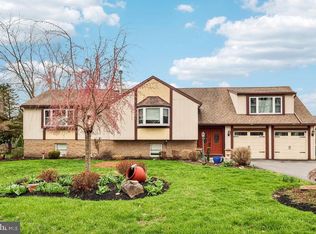 23 W Conestoga Rd, Elverson, PA 19520