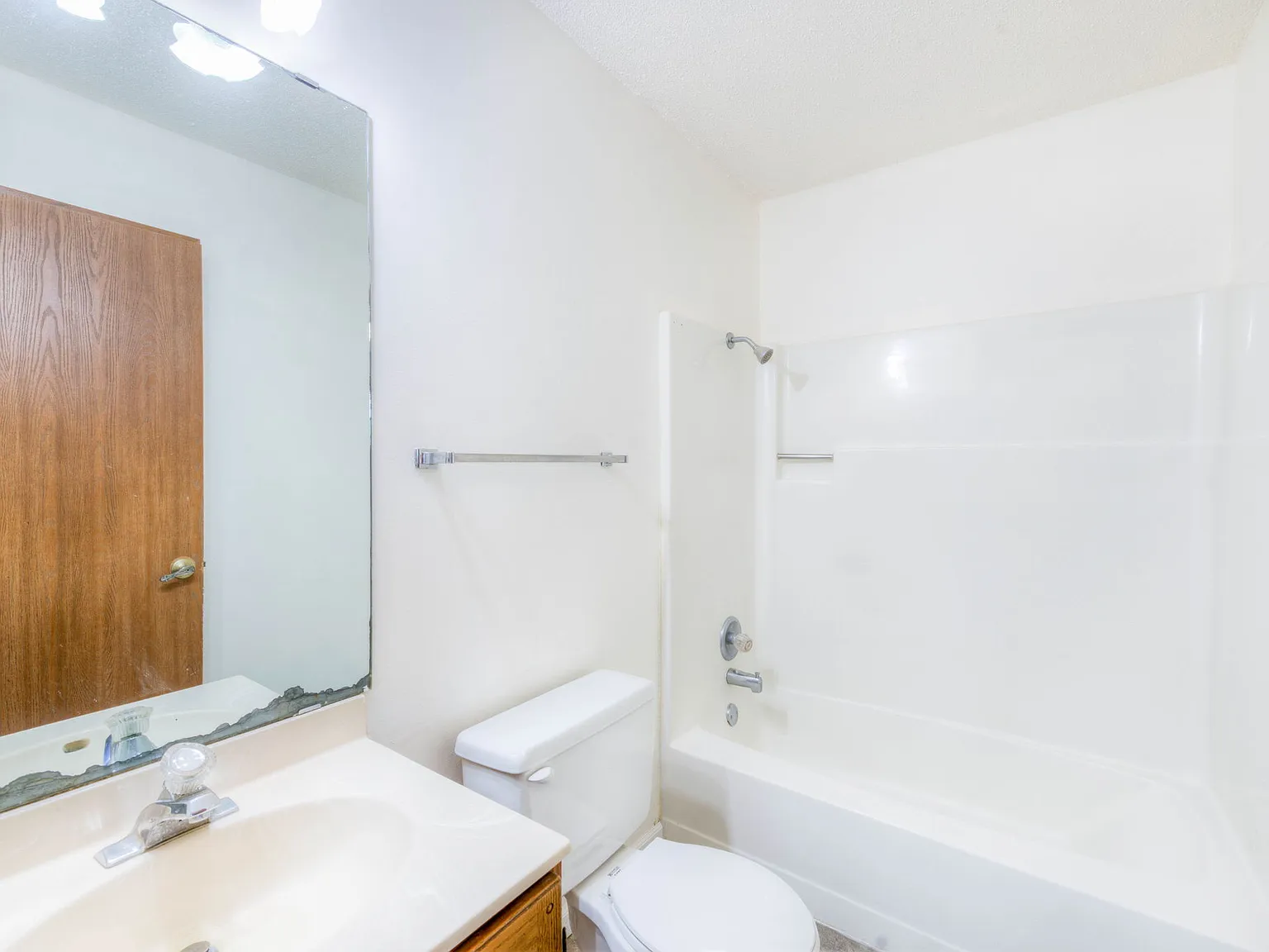 2 bed, 800 sqft, $850 — Photo 2