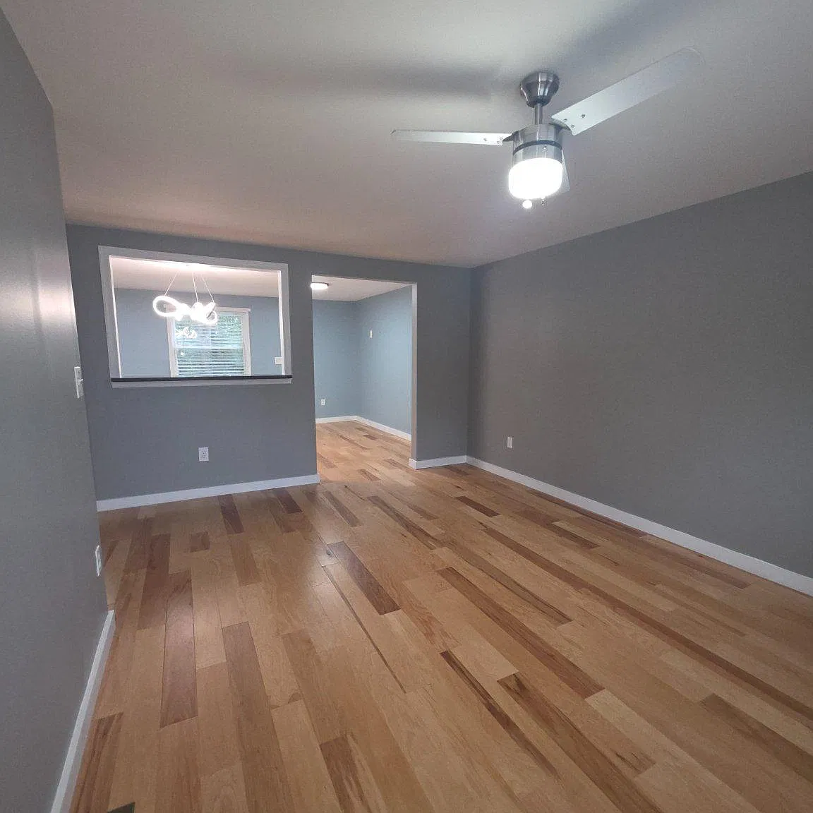 3 bed, 1.0 bath, 1008 sqft, $2,495 — Photo 3