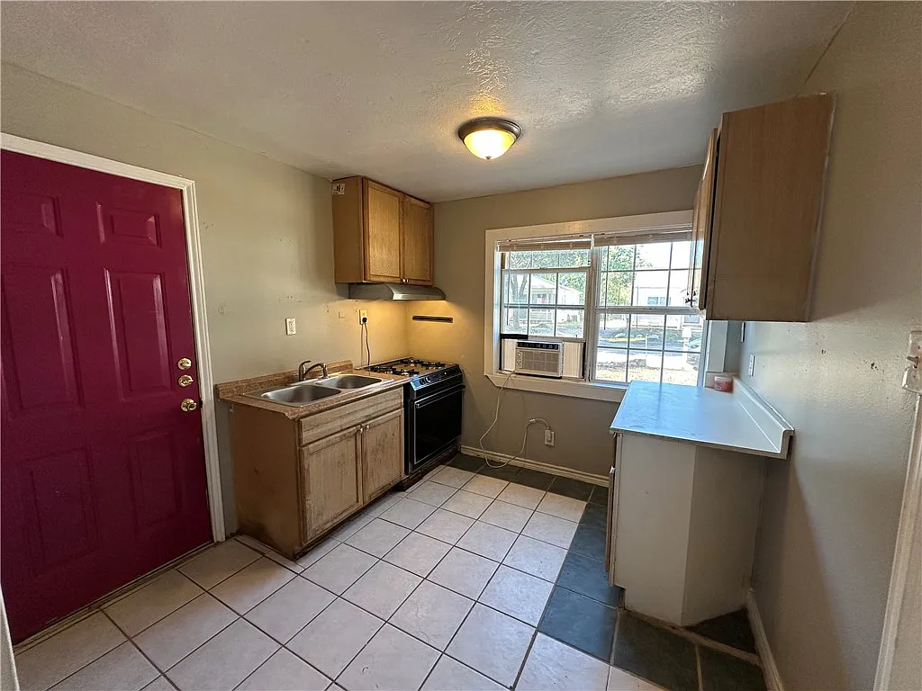 1 bed, 416 sqft, $695 — Photo 2