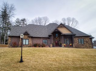 10841 Hawk Ridge Rd, Evansville, IN 47725