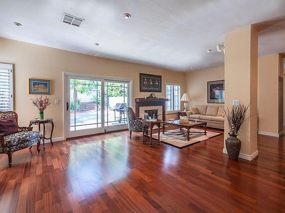 5th image of 806 Sunstone St